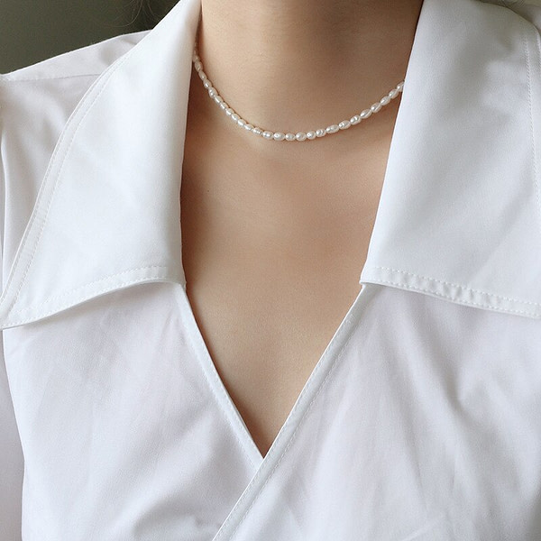 Collier à perles avec pendentif Initial 6